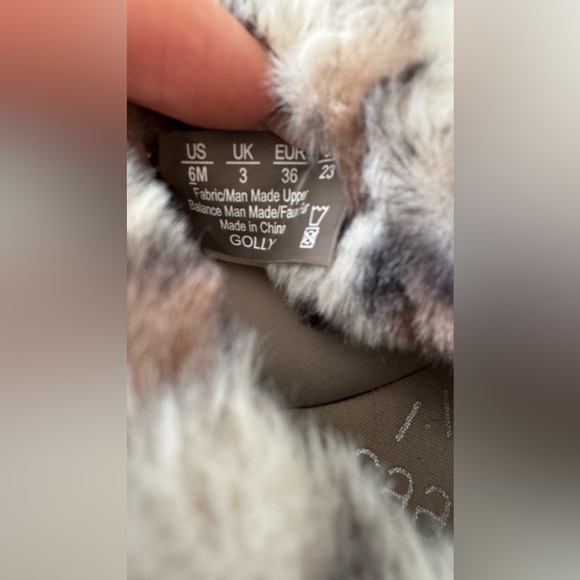 BZees Bootie Golden Fur Trim Washable Slip On Sneakers Women Size 6W - Picture 5 of 11